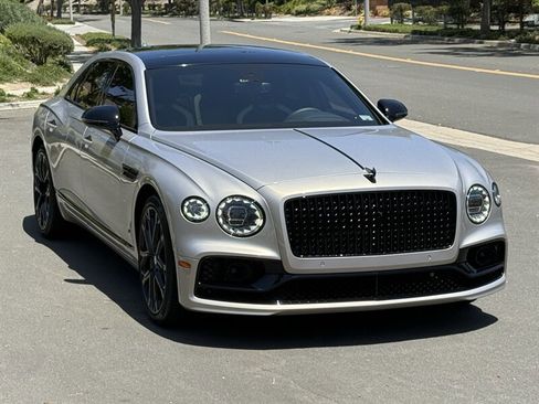 Used 2023 Bentley Flying Spur S V8 AWD/4WD image 9