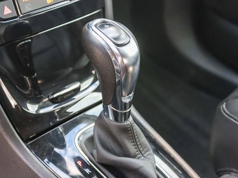 Used 2019 Buick Encore Essence image 19