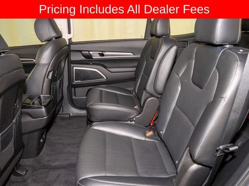 Used 2022 Kia Telluride S FWD image 8