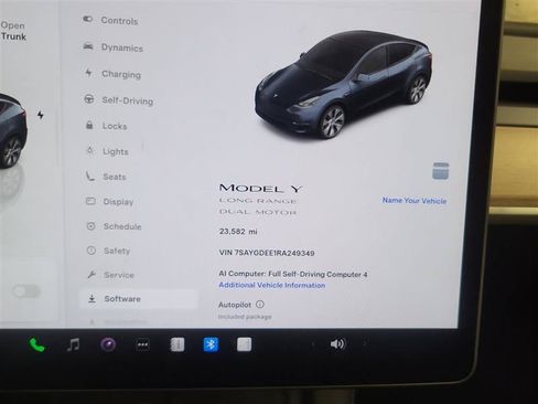 Used 2024 Tesla Model Y Long Range AWD/4WD image 17