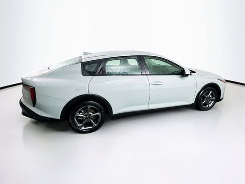 Used 2025 Kia K4 LXS image 10