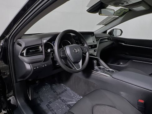Used 2023 Toyota Camry LE image 30