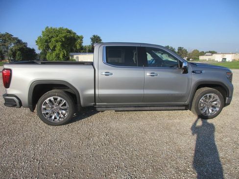 New 2026 GMC Sierra 1500 Denali w/ Denali Reserve Package AWD/4WD image 3