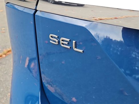 New 2025 Volkswagen Atlas SEL image 6