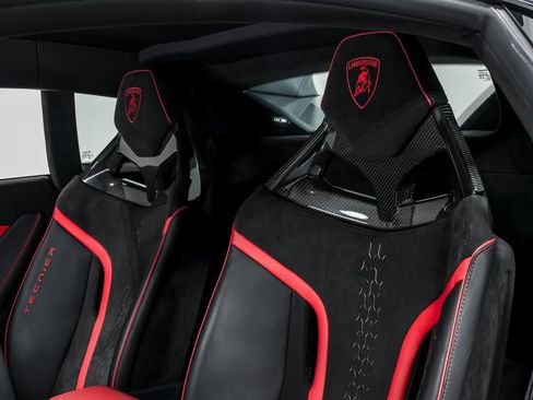 Used 2023 Lamborghini Huracan Tecnica RWD image 19