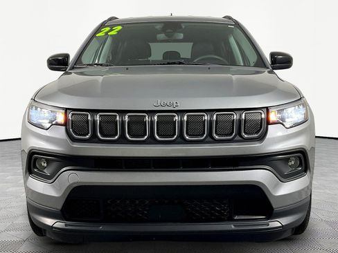 Used 2022 Jeep Compass Latitude FWD image 2