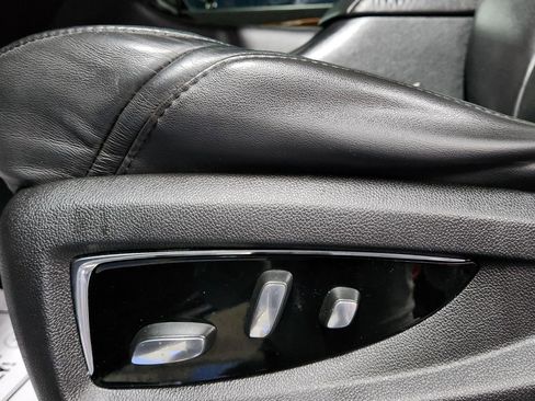 Used 2017 Cadillac Escalade Luxury image 10