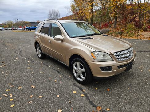 Used 2007 Mercedes-Benz ML 500 4MATIC image 3