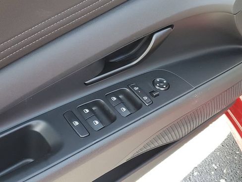 Used 2025 Hyundai Elantra Sport FWD image 12