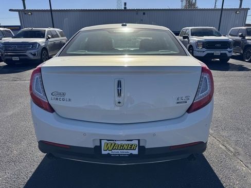 Used 2013 Lincoln MKS AWD image 4