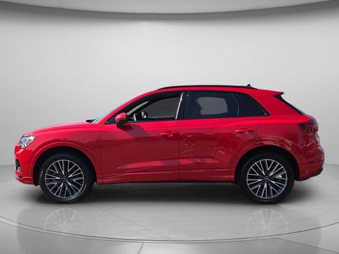 Used 2023 Audi Q3 2.0T Premium w/ Convenience Package AWD/4WD image 3