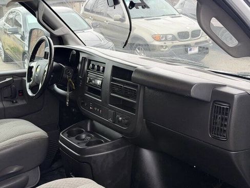 Used 2019 Chevrolet Express 3500 w/ Driver Convenience Package image 16