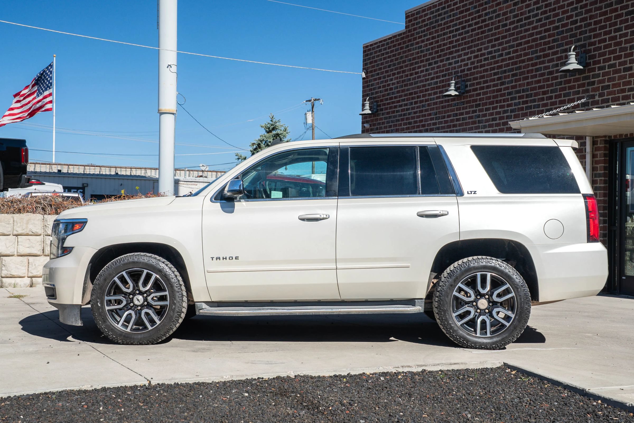 Used 2015 Chevrolet Tahoe LTZ AWD/4WD image 3