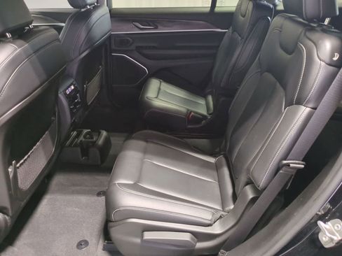 Used 2022 Jeep Grand Cherokee L Limited image 17