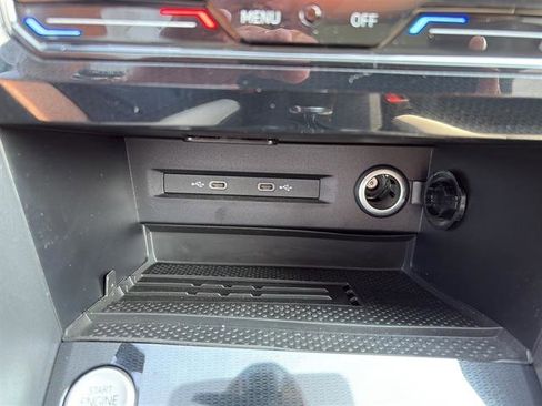 New 2025 Volkswagen Taos SE image 20