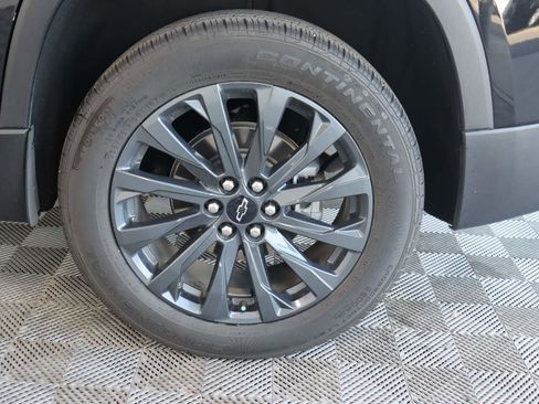 Used 2023 Chevrolet Traverse RS FWD image 18