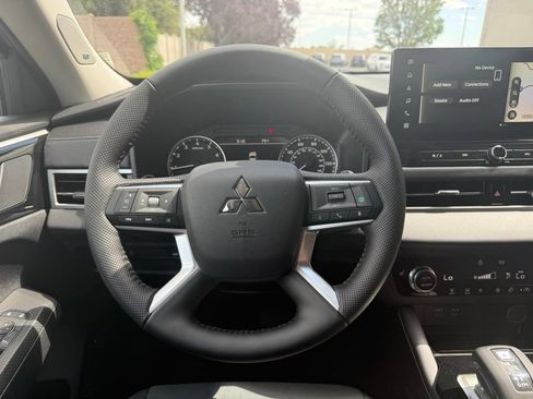 New 2026 Mitsubishi Outlander AWD image 8
