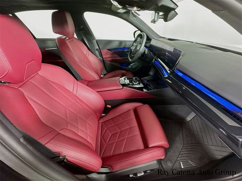 Used 2025 BMW i5 xDrive40 w/ Premium Package image 30