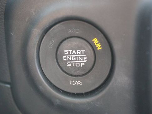 Used 2022 Jeep Wrangler Unlimited Sahara w/ Cold Weather Group image 16