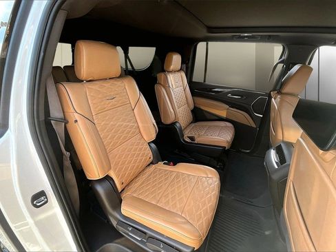 Used 2023 Cadillac Escalade ESV Sport w/ Touring Package image 29