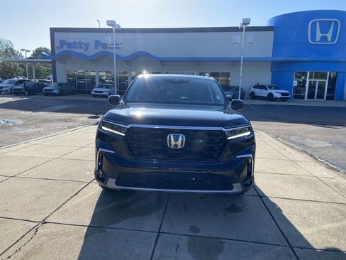 Used 2025 Honda Pilot Elite image 3