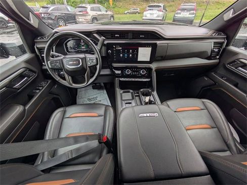 Used 2024 GMC Sierra 2500 AT4 w/ AT4 Preferred Package image 32