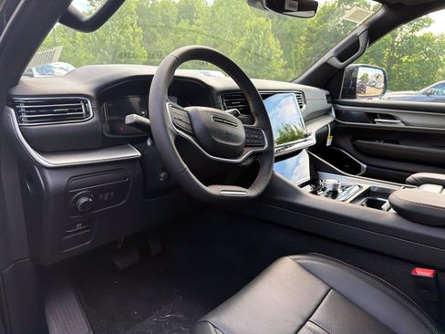 New 2026 Jeep Grand Wagoneer 4WD image 8