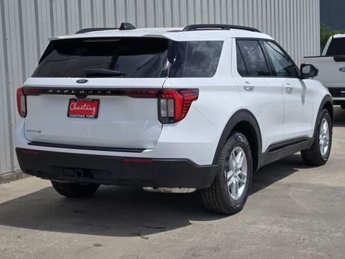 New 2026 Ford Explorer Active RWD image 7