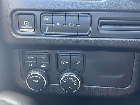 Used 2024 Chevrolet Tahoe LT AWD/4WD image 22