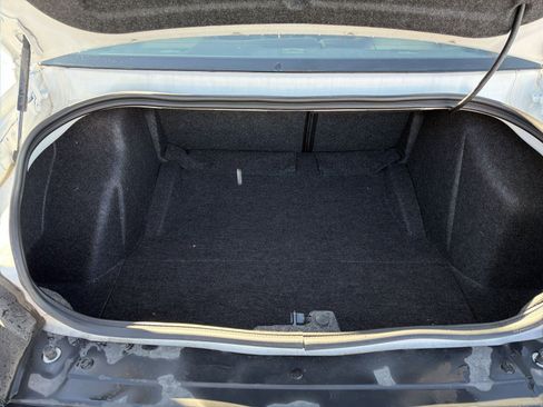 Used 2022 Dodge Challenger R/T w/ Plus Package image 33