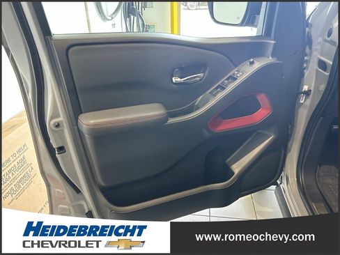 Used 2023 Nissan Frontier PRO-4X w/ Pro Convenience Package AWD/4WD image 10