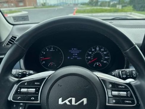 Certified 2023 Kia Seltos S w/ Navigation Package AWD/4WD image 21
