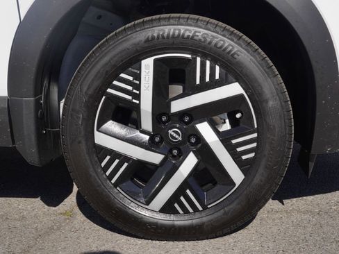 New 2026 Nissan Kicks SV FWD image 7