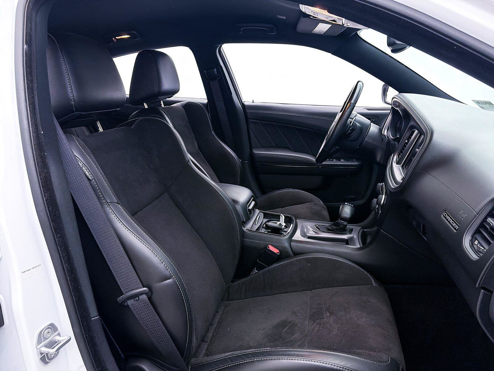 Used 2022 Dodge Charger R/T w/ Plus Group RWD image 36