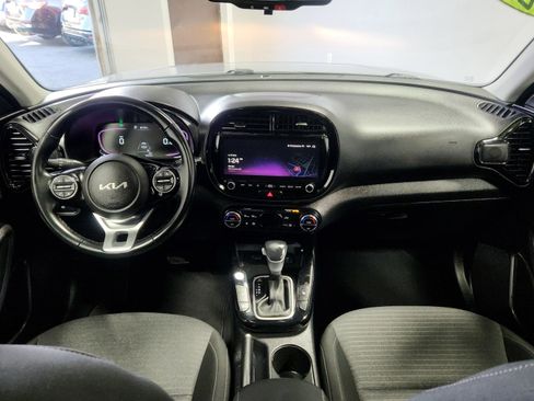 Used 2023 Kia Soul EX image 16