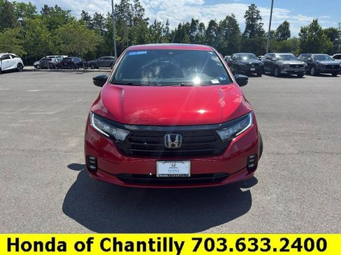 Used 2023 Honda Odyssey Sport image 2