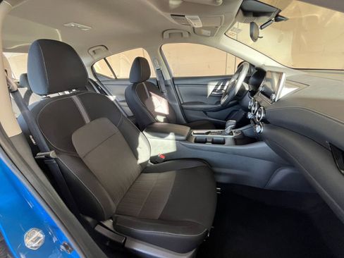 Used 2025 Nissan Sentra SV image 34