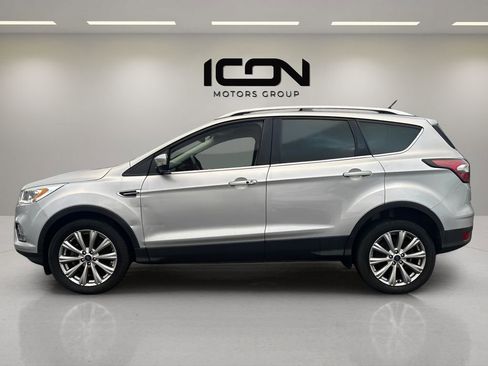 Used 2017 Ford Escape Titanium image 4