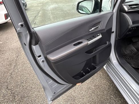 Used 2023 Toyota Sienna XLE Woodland Edition image 10