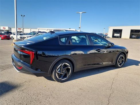 New 2025 Kia K4 EX image 2