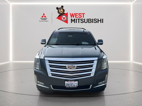 Used 2019 Cadillac Escalade ESV Platinum image 2