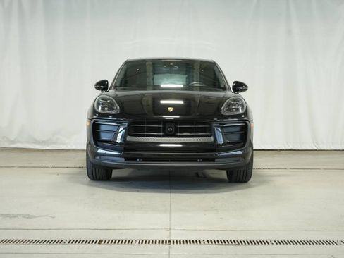 Used 2024 Porsche Macan image 10