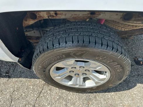 Used 2018 Chevrolet Silverado 1500 LTZ Z71 w/ LTZ Plus Package AWD/4WD image 23