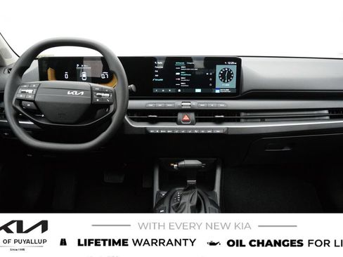 New 2026 Kia K4 FWD image 17