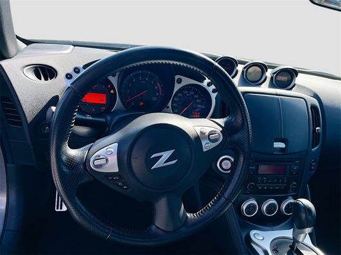 Used 2017 Nissan 370Z Coupe image 11