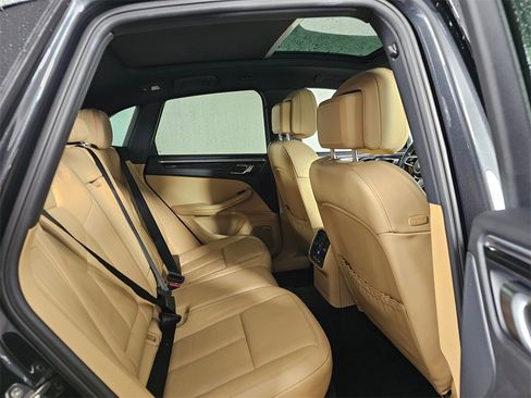 Used 2017 Porsche Macan S image 14