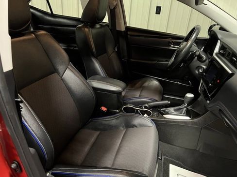 Used 2019 Toyota Corolla L image 25