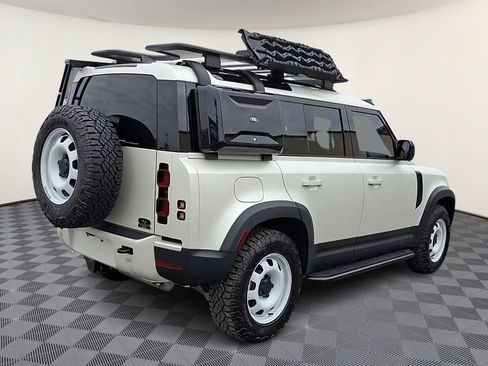 Used 2024 Land Rover Defender 110 S image 8