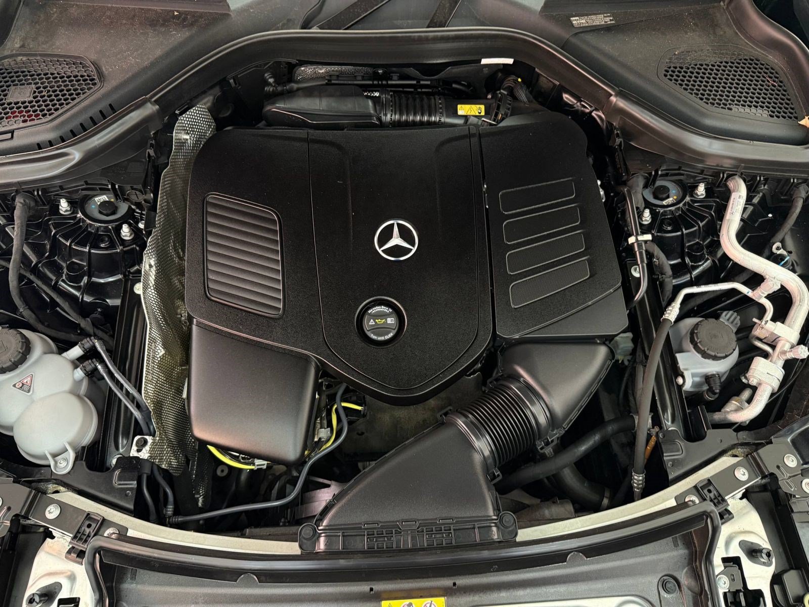 Used 2025 Mercedes-Benz GLC 350e 4MATIC image 31