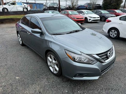 Used 2016 Nissan Altima 2.5 SR image 3